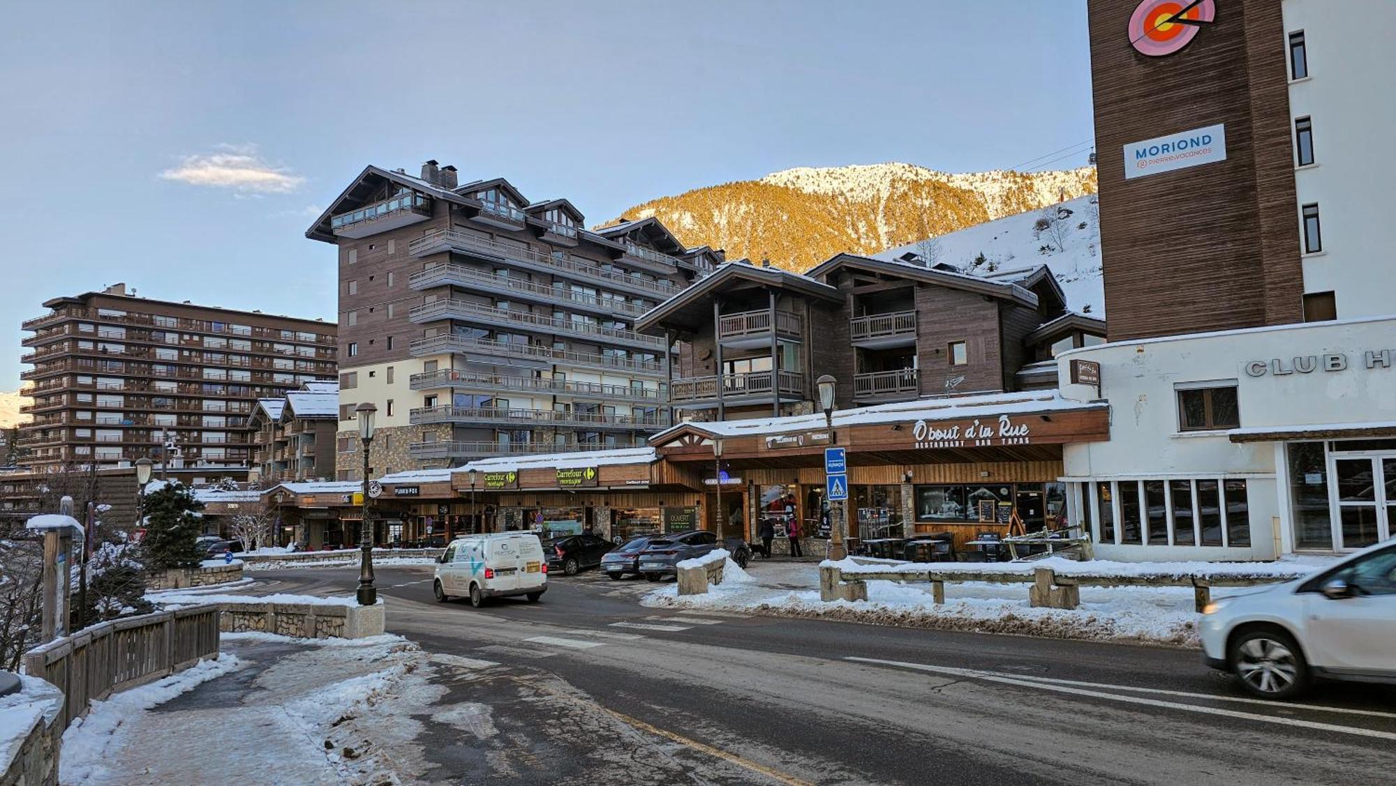 1650 Mountain View - Snow Front 2s01 * Courchevel