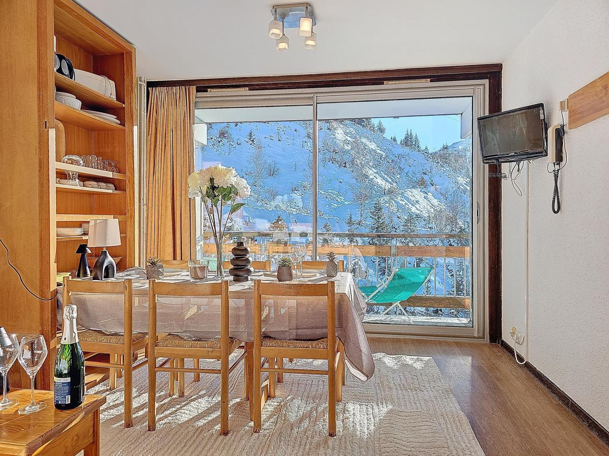 Apartment 1650 Mountain View - Snow Front 2s01 *
